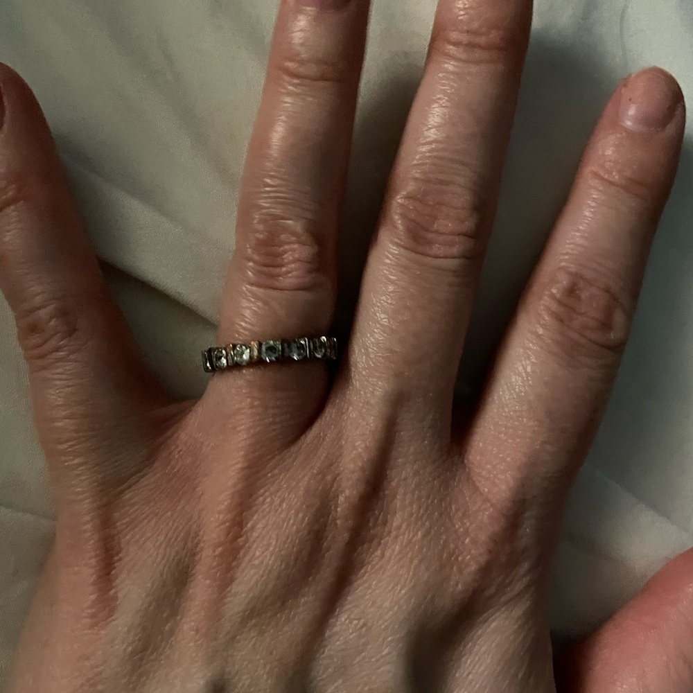 Elegant Silver tone Band ring with rhinestones